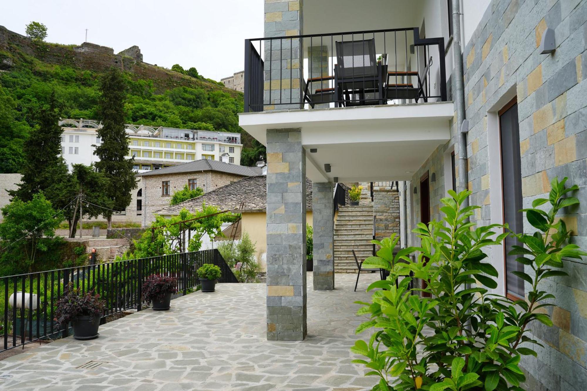 Castlefront Villa Gjirokastër 外观 照片