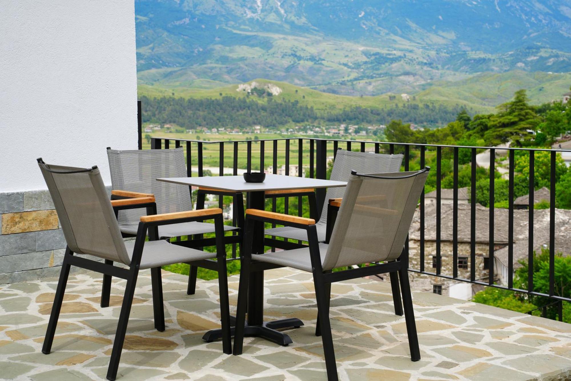 Castlefront Villa Gjirokastër 外观 照片
